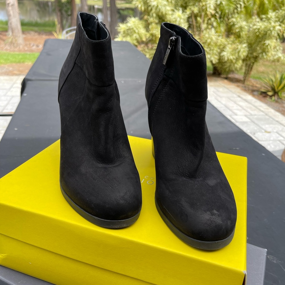Elegant Black Ankle Boots